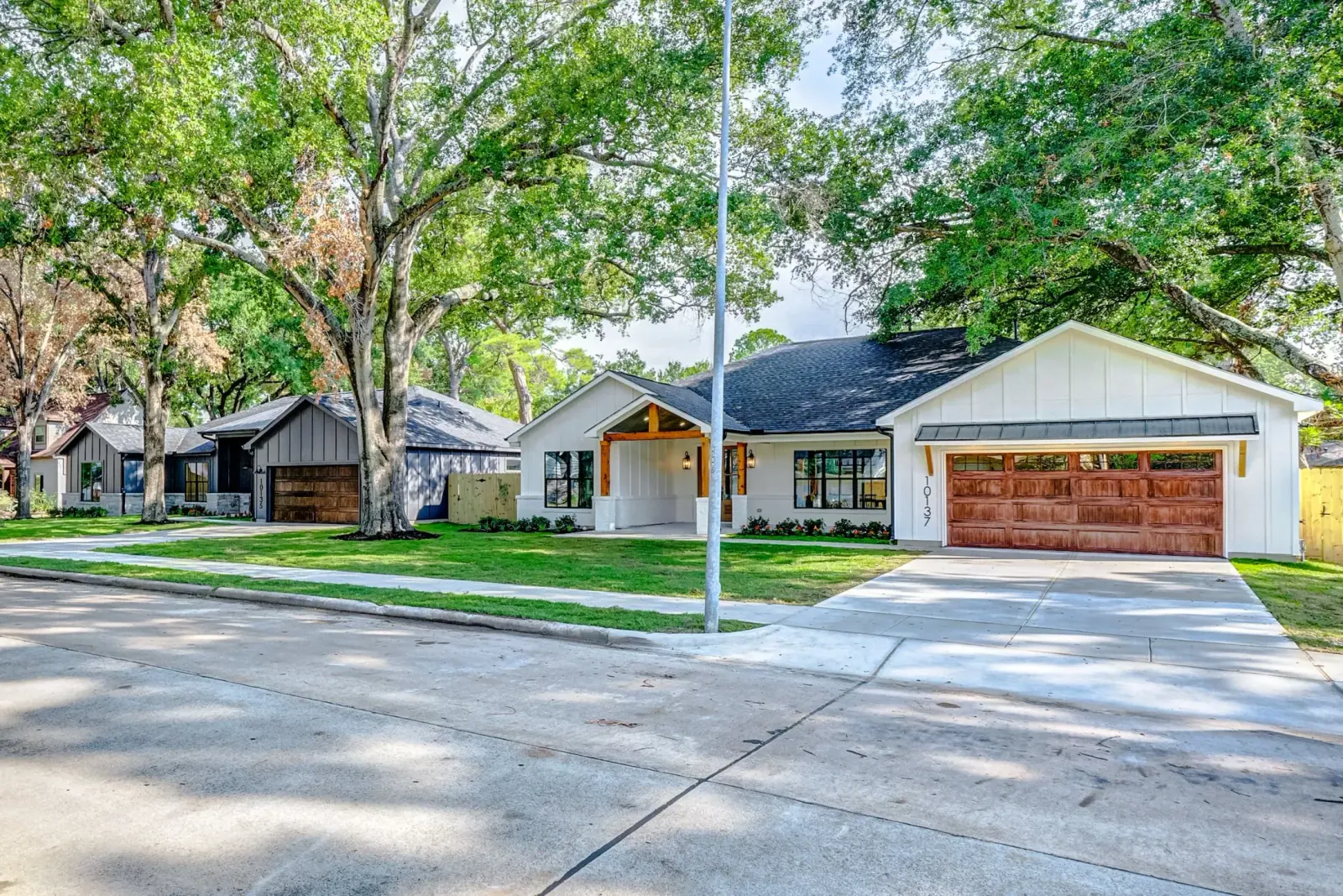 10137 Kerrwood, photograph 3