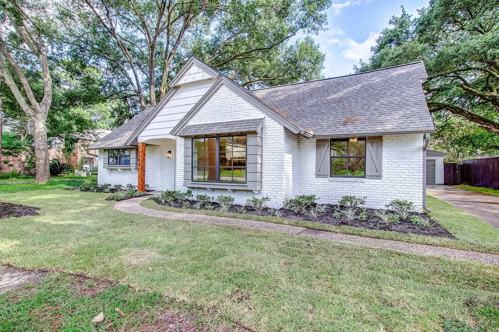 10143 Kerrwood, photograph 2