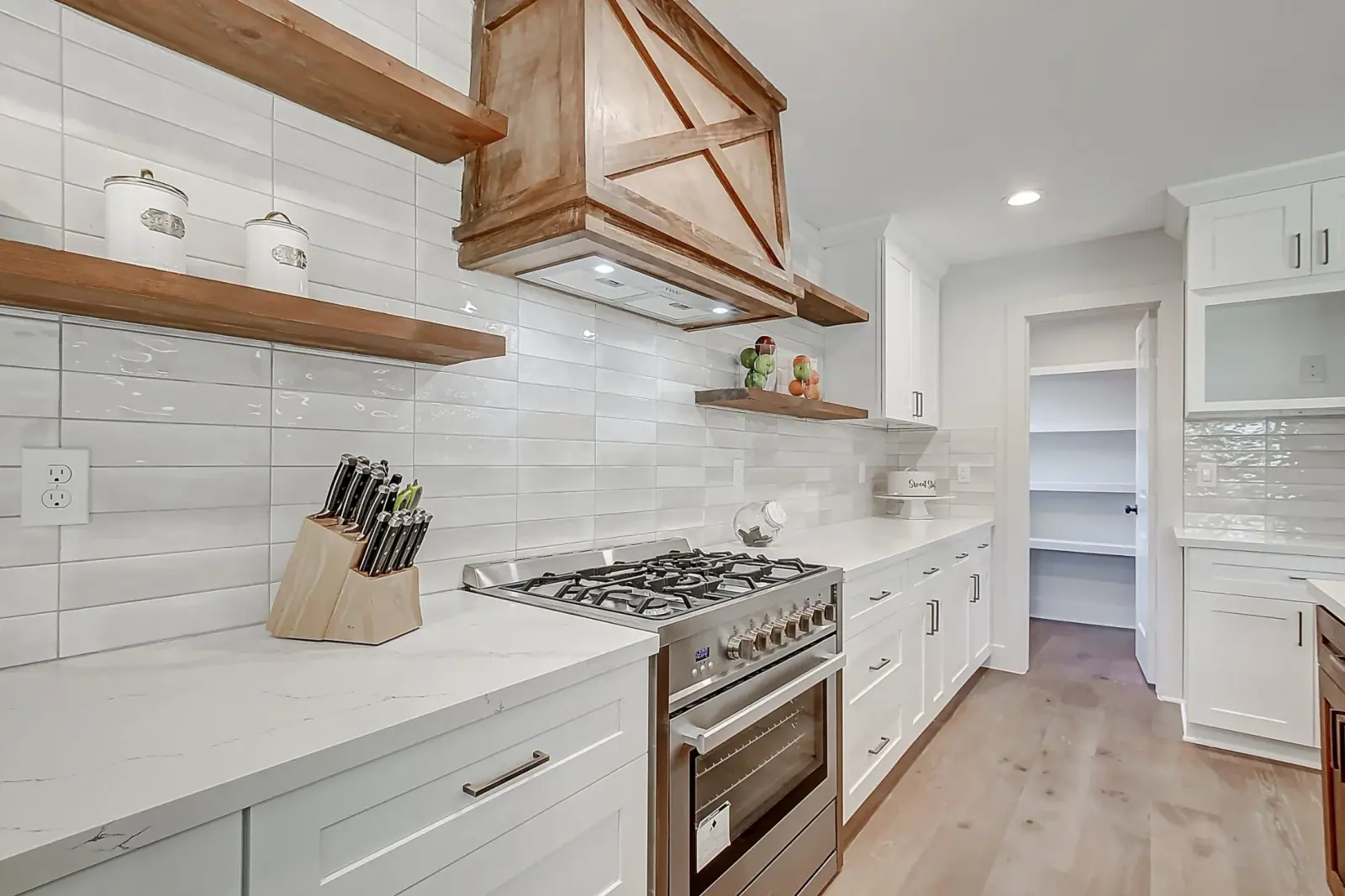10414 Chatterton, photograph 21