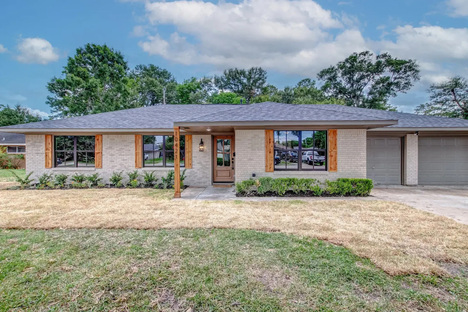 10421 Moorberry, photograph 2