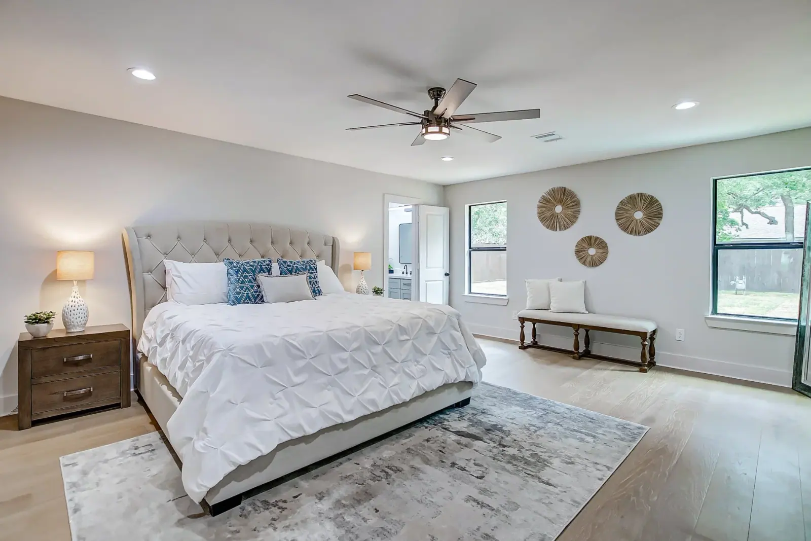 10421 Moorberry, photograph 6