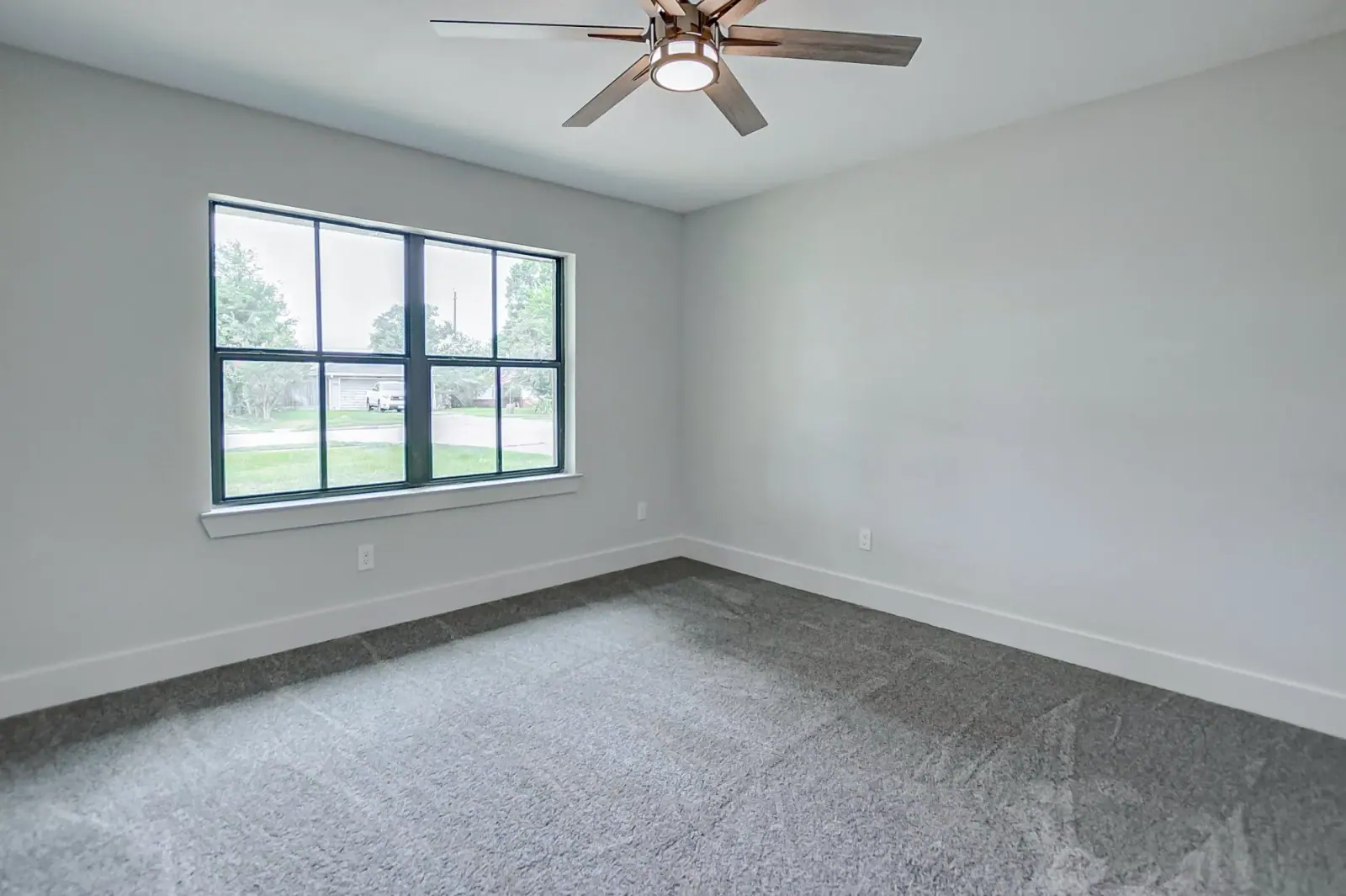 10421 Moorberry, photograph 16
