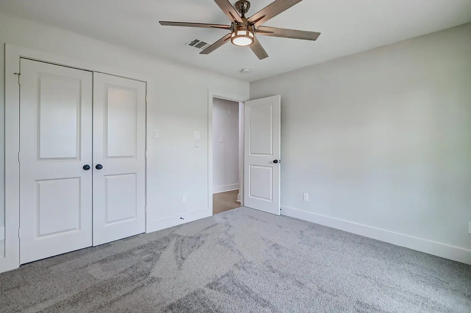 10421 Moorberry, photograph 17