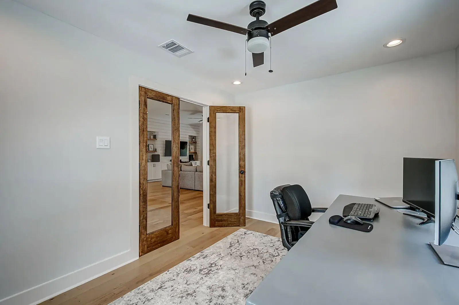1311 Jeannine, photograph 16