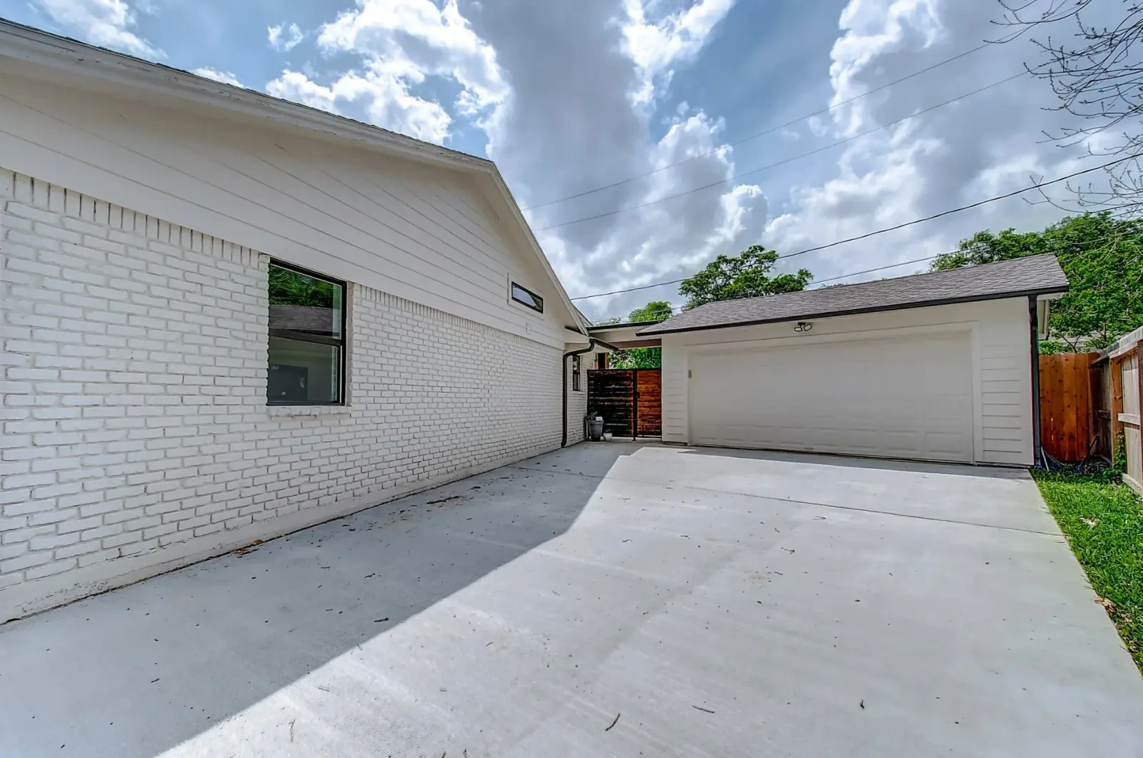 1311 Jeannine, photograph 20