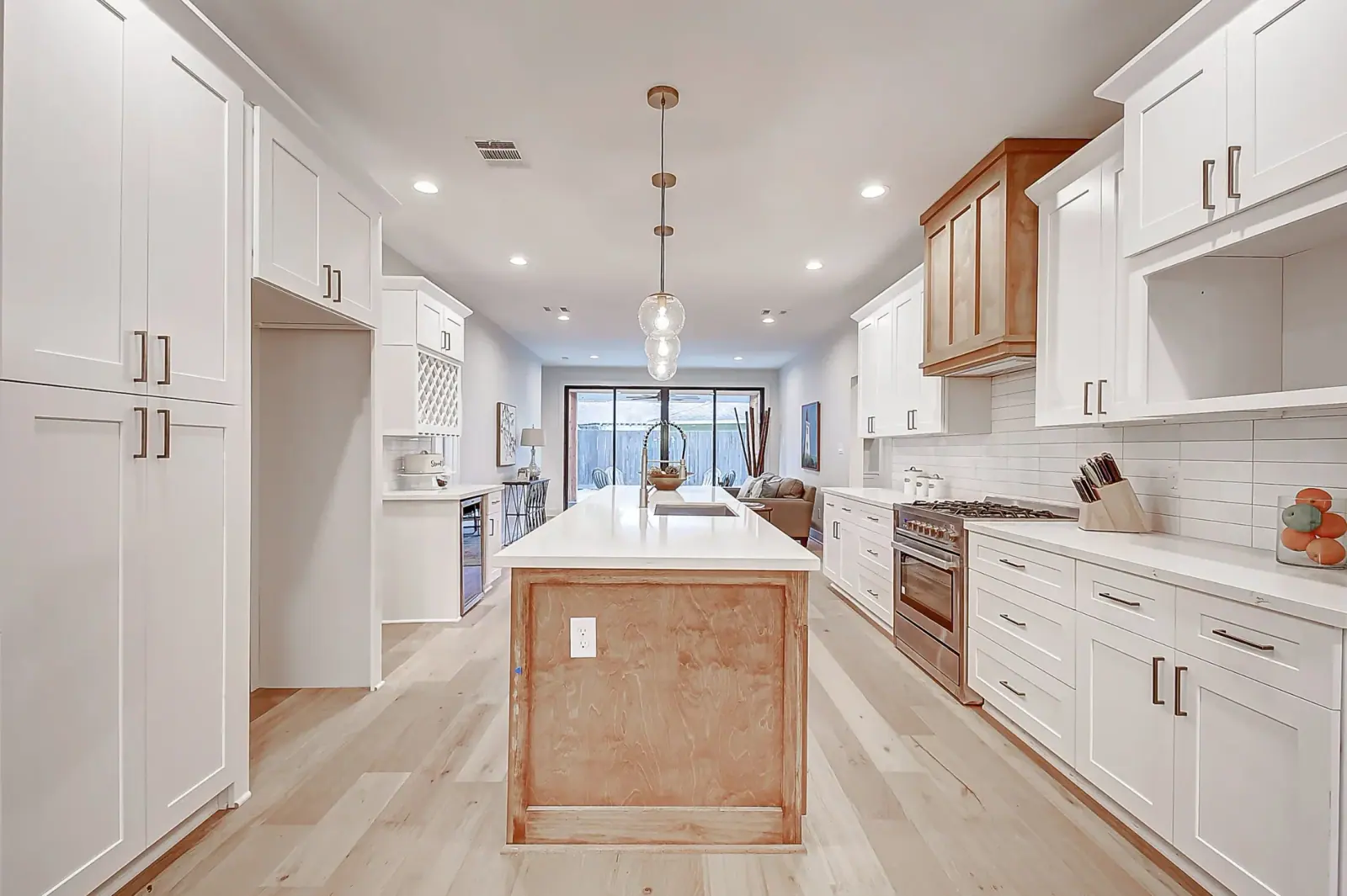 2527 Droxford, photograph 5
