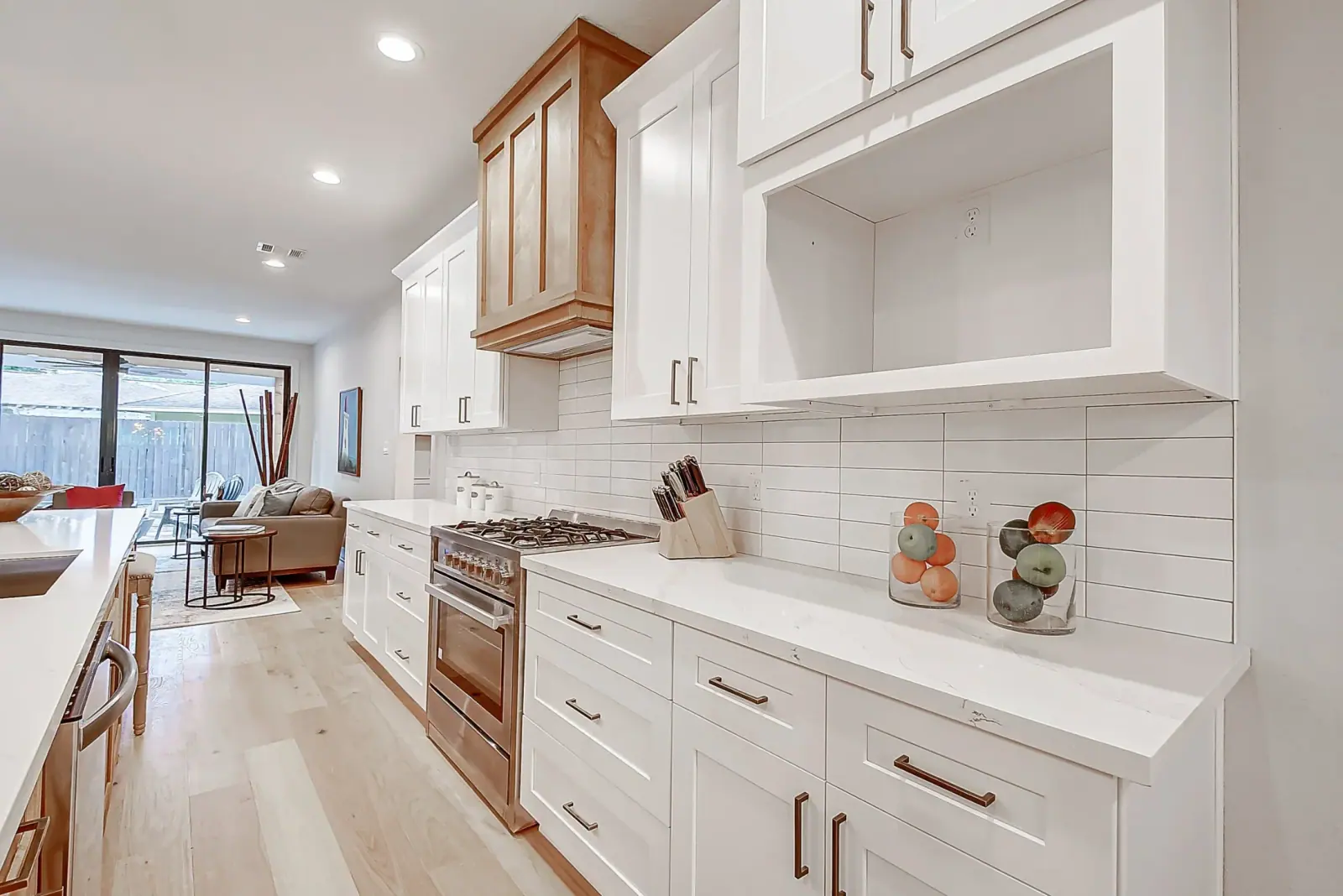 2527 Droxford, photograph 6