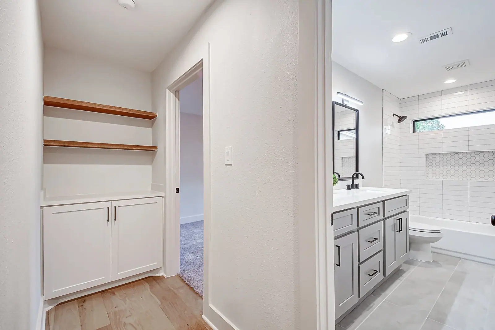 2527 Droxford, photograph 41