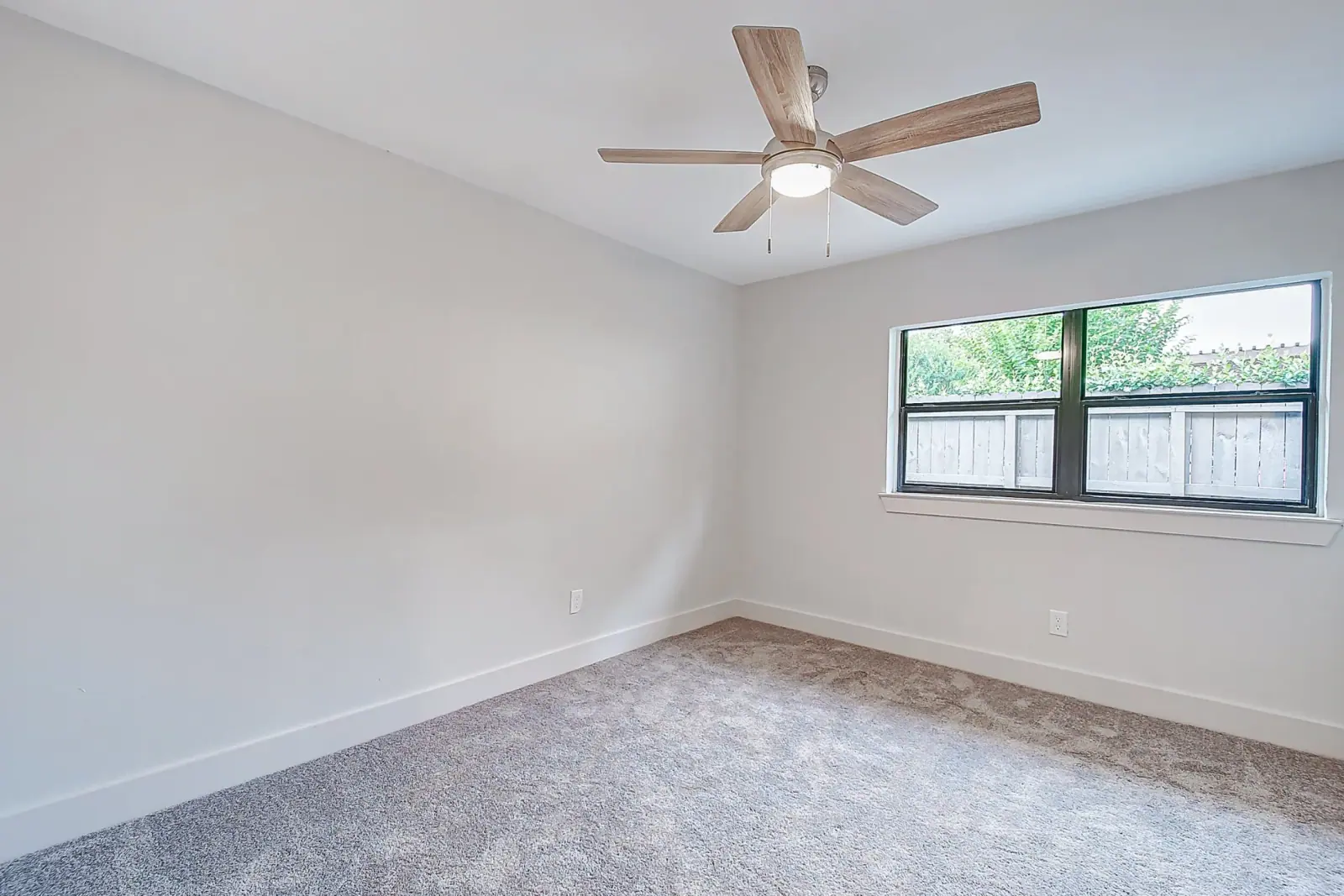2527 Droxford, photograph 42