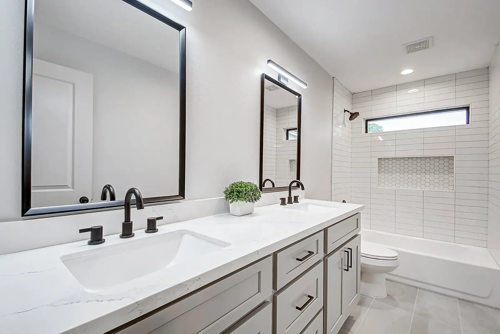 2527 Droxford, photograph 44