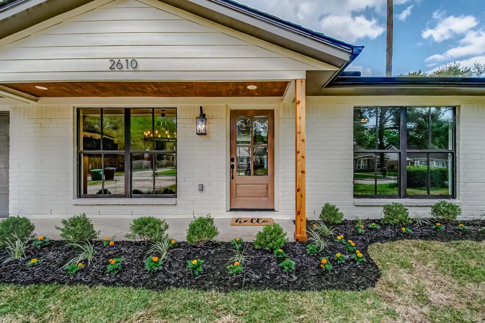 2610 Pine Village, photograph 4