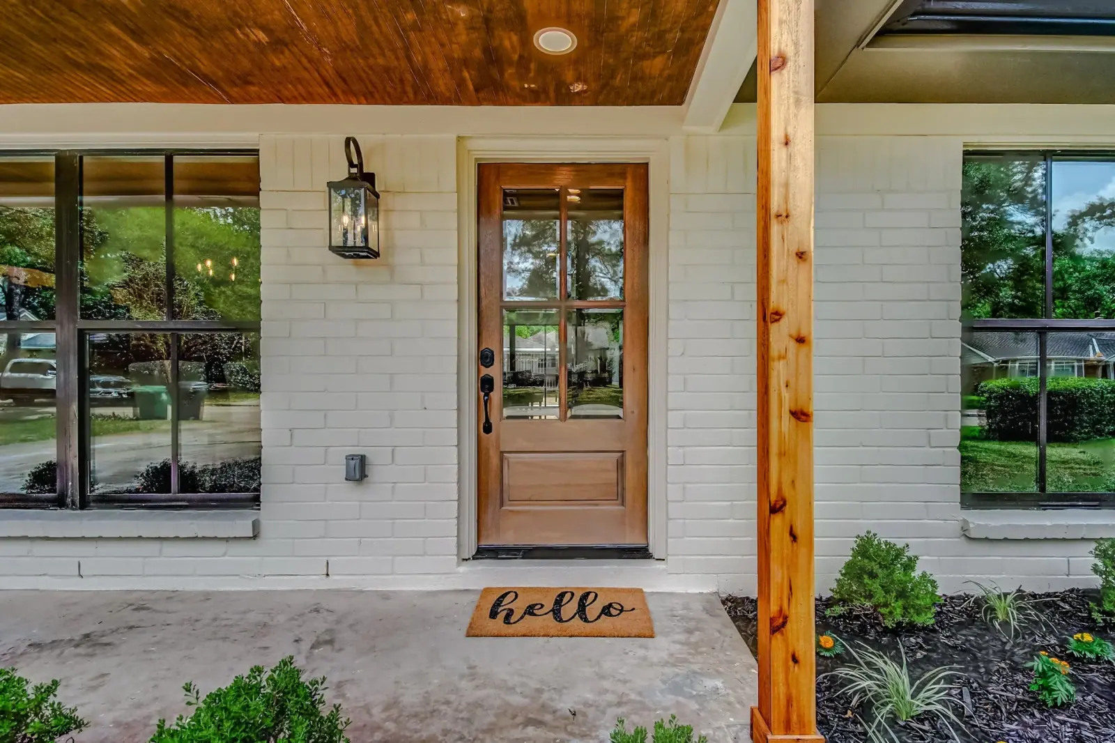 2610 Pine Village, photograph 5