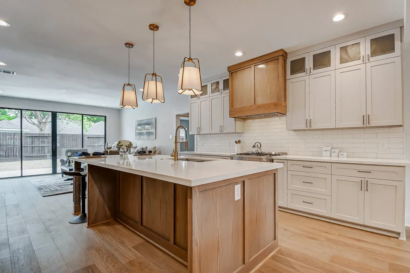 2610 Pine Village, photograph 12