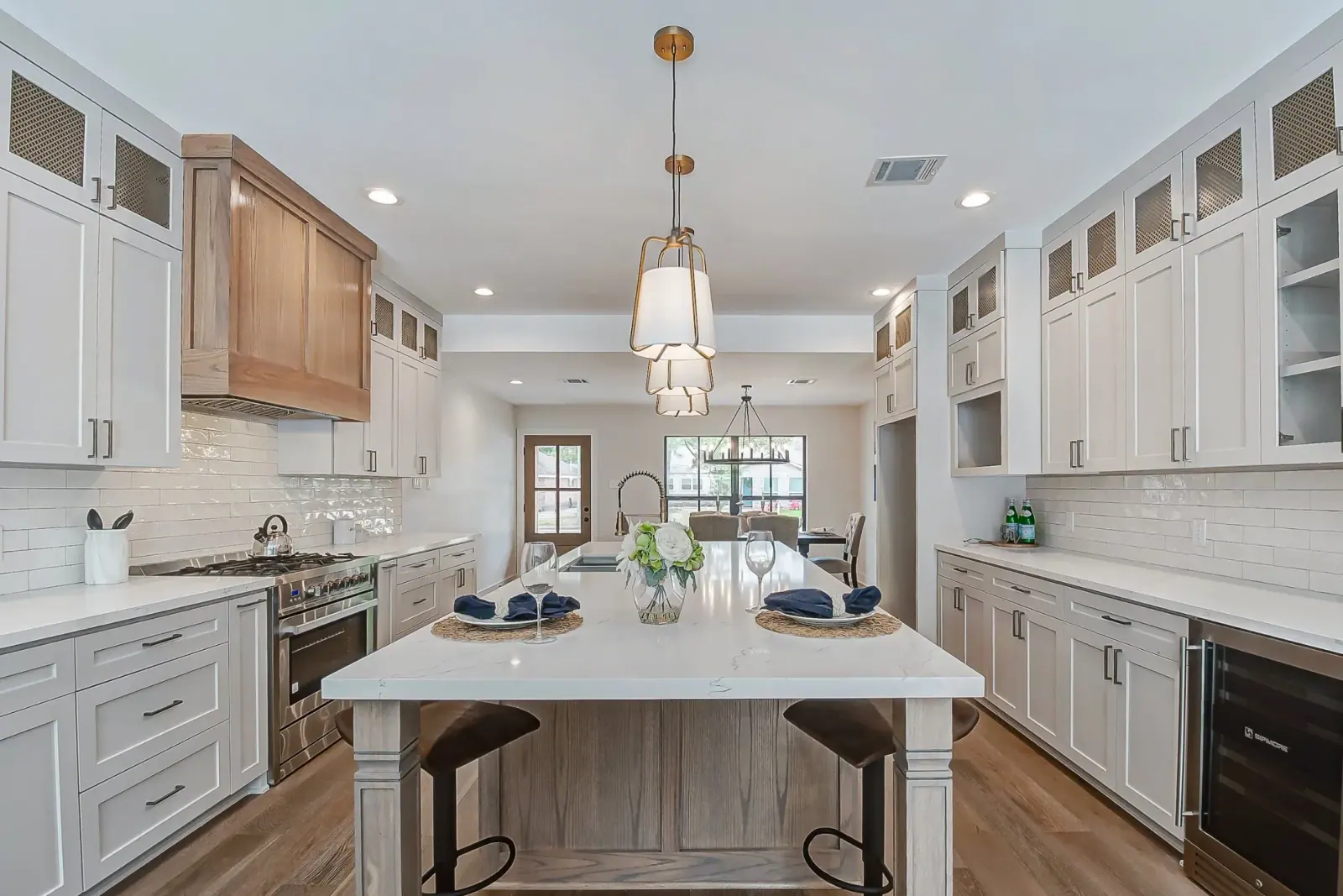2610 Pine Village, photograph 17