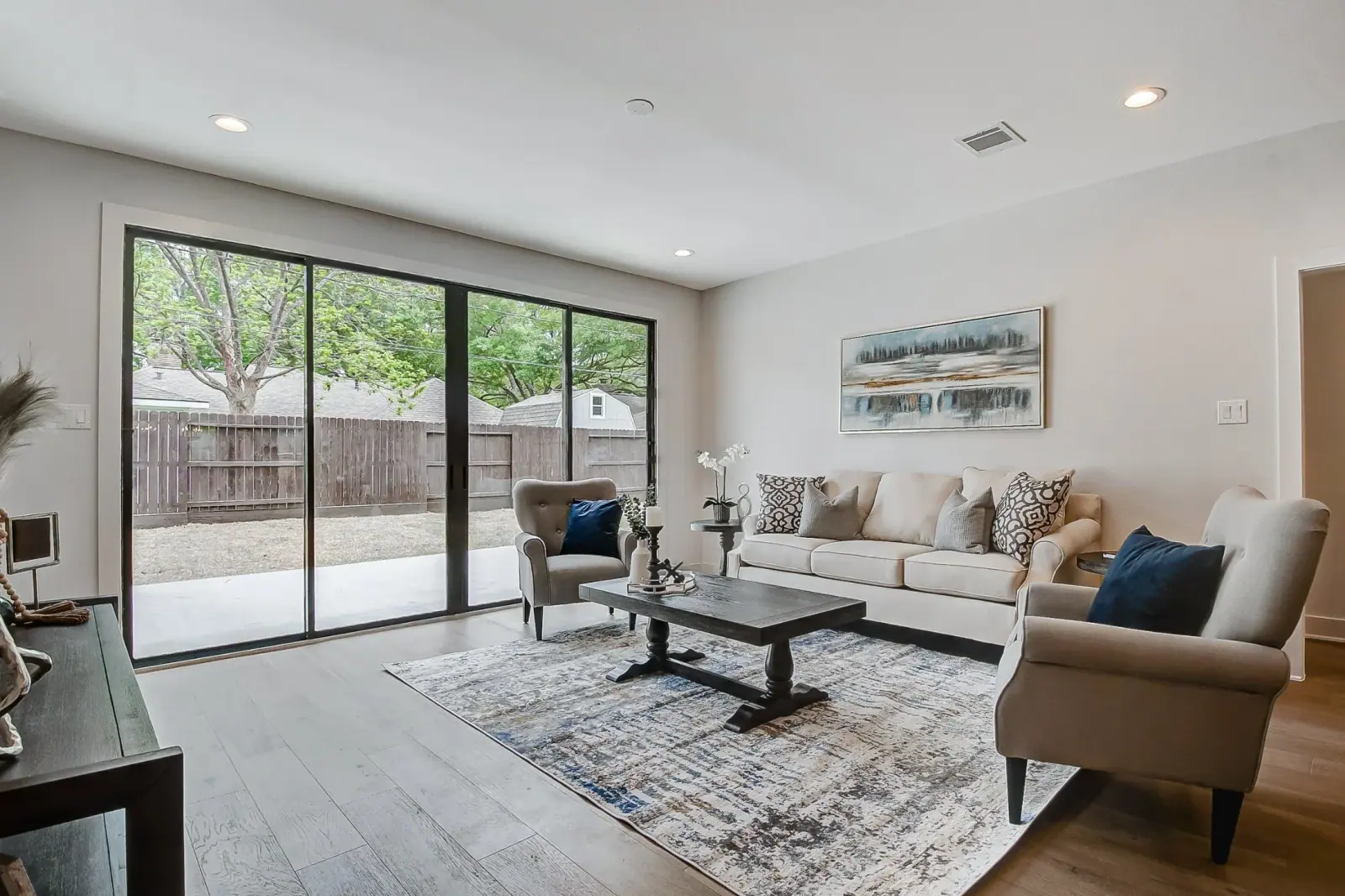 2610 Pine Village, photograph 18