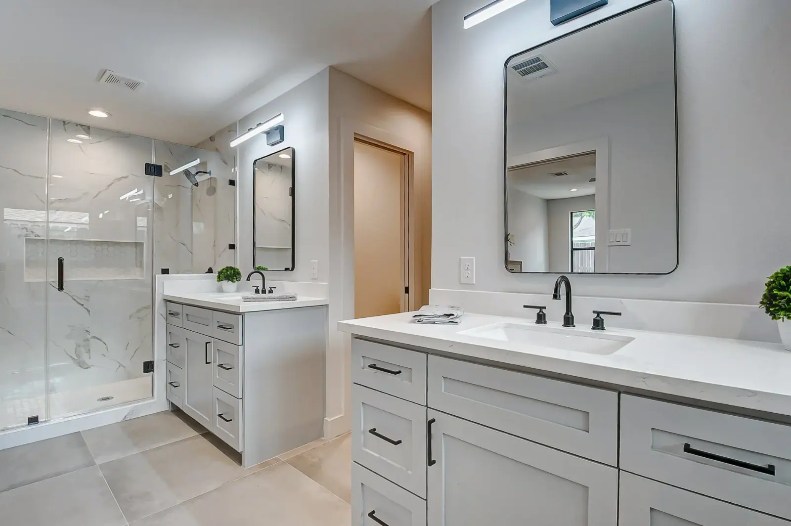 2610 Pine Village, photograph 43