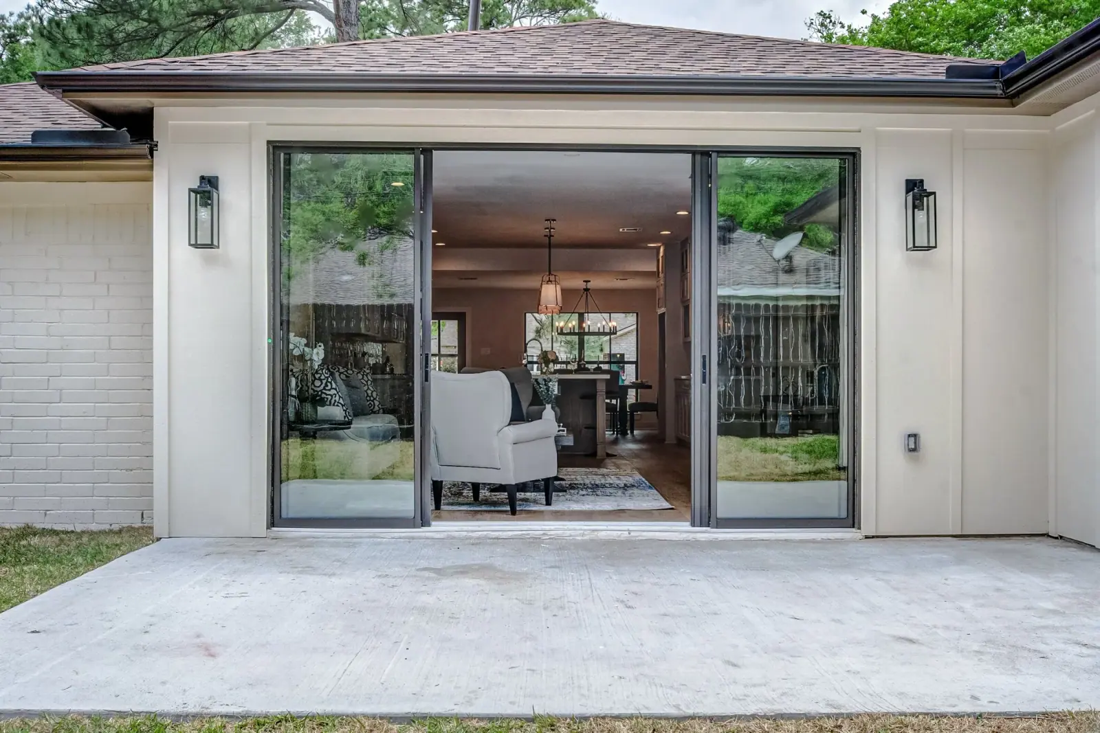 2610 Pine Village, photograph 44