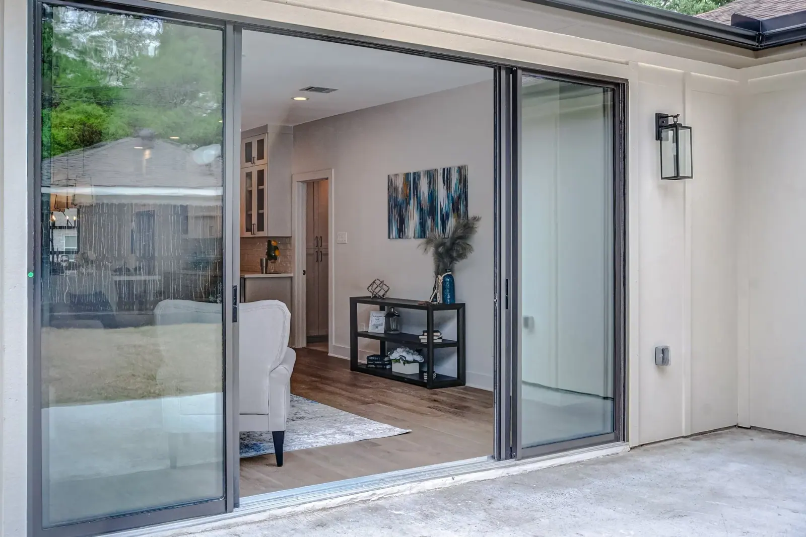 2610 Pine Village, photograph 45