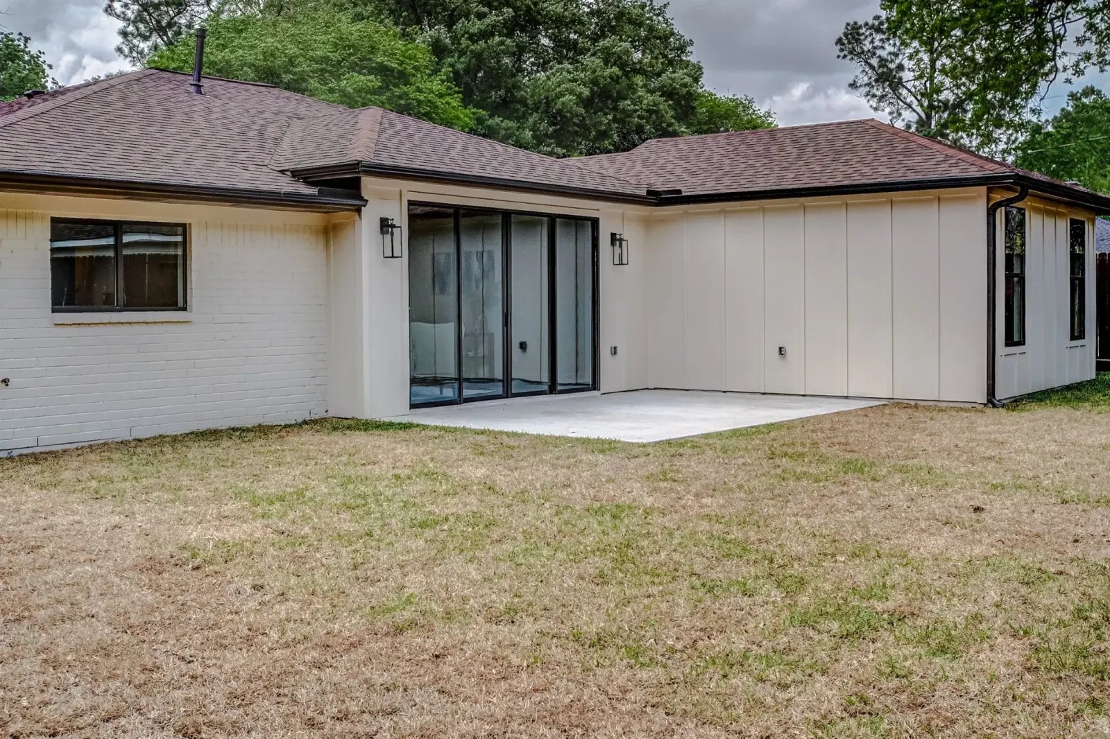 2610 Pine Village, photograph 46