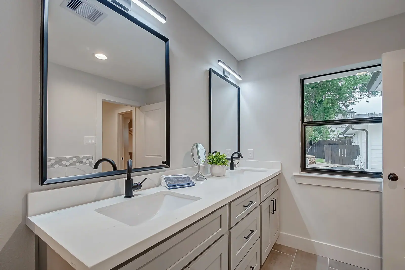 2631 Rosefield, photograph 23