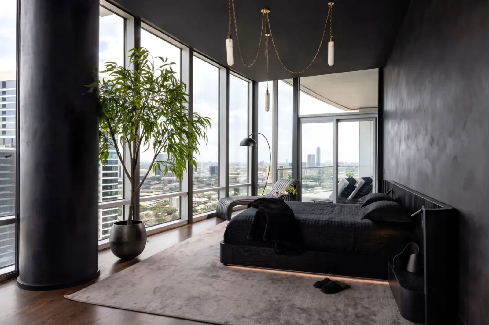2727 Kirby, photograph 2