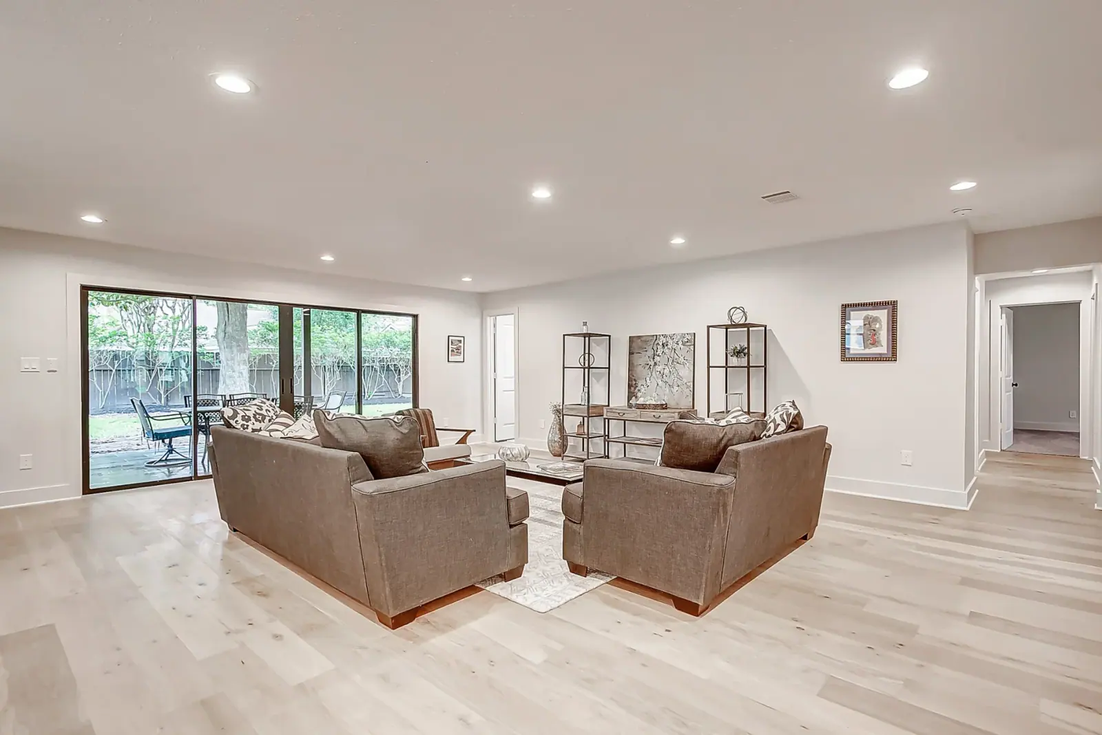 2750 Quincannon, photograph 10