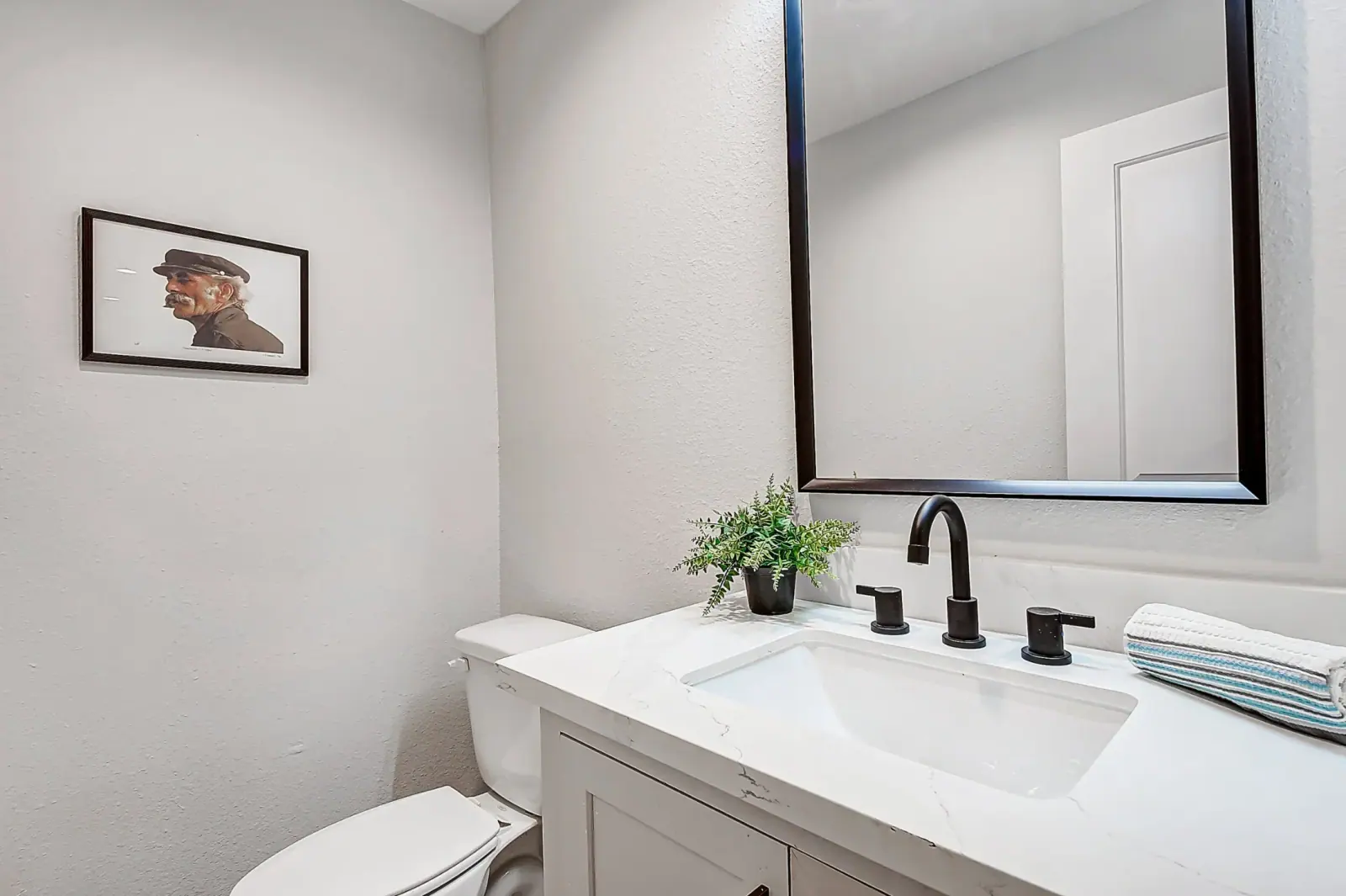 2750 Quincannon, photograph 13