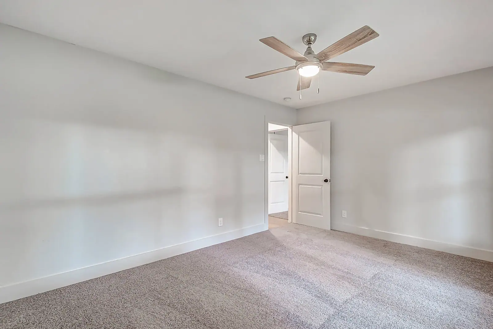2750 Quincannon, photograph 31
