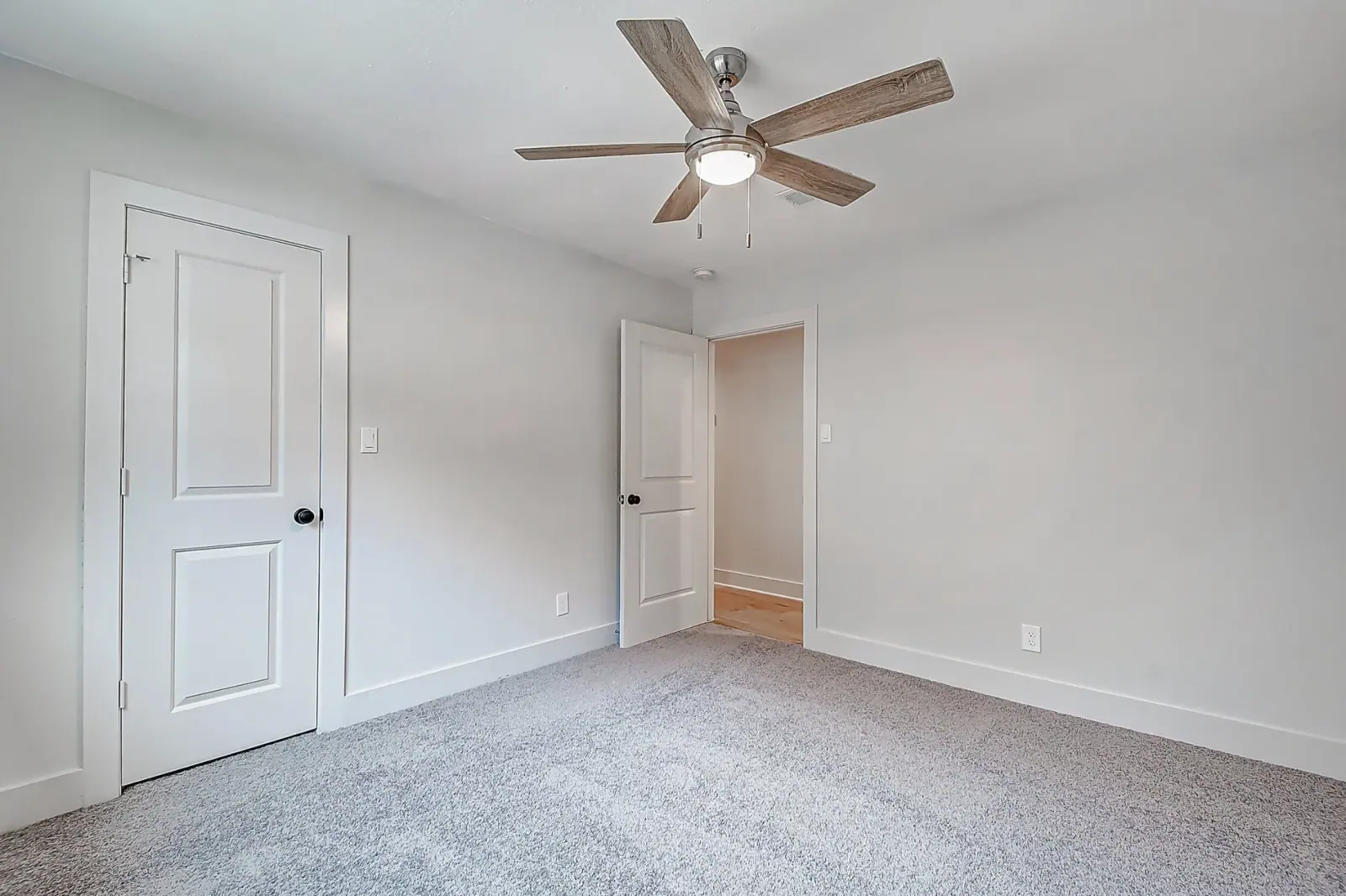 2750 Quincannon, photograph 35