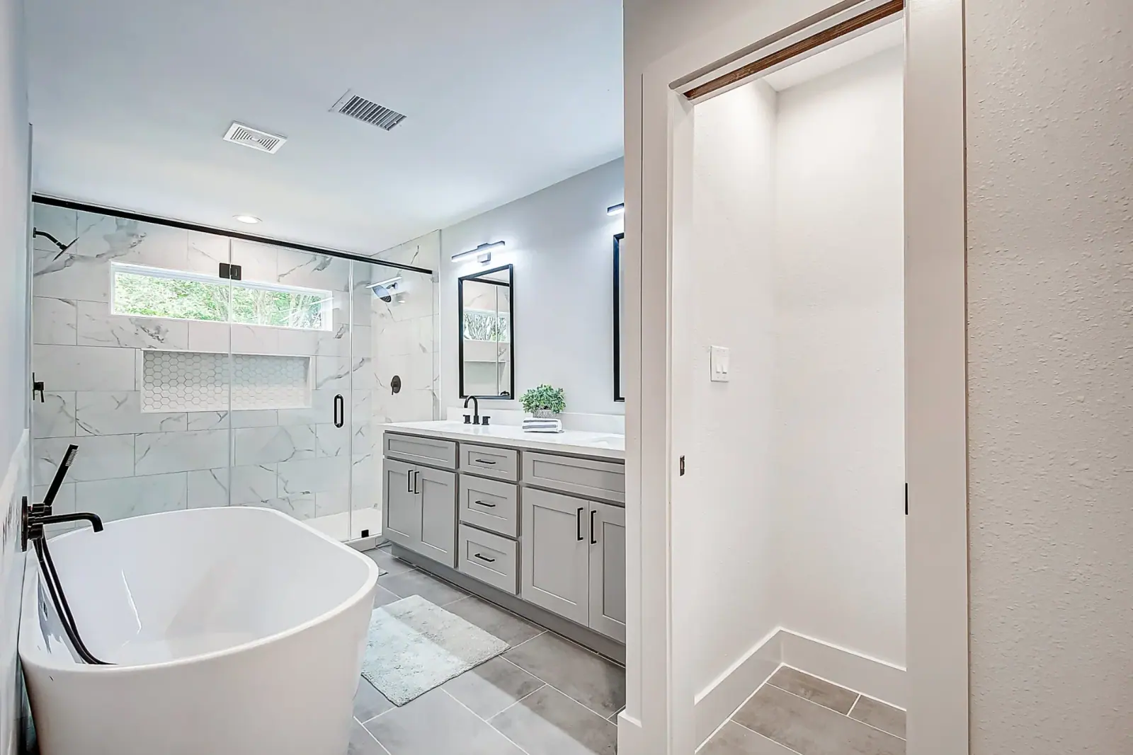 2750 Quincannon, photograph 42