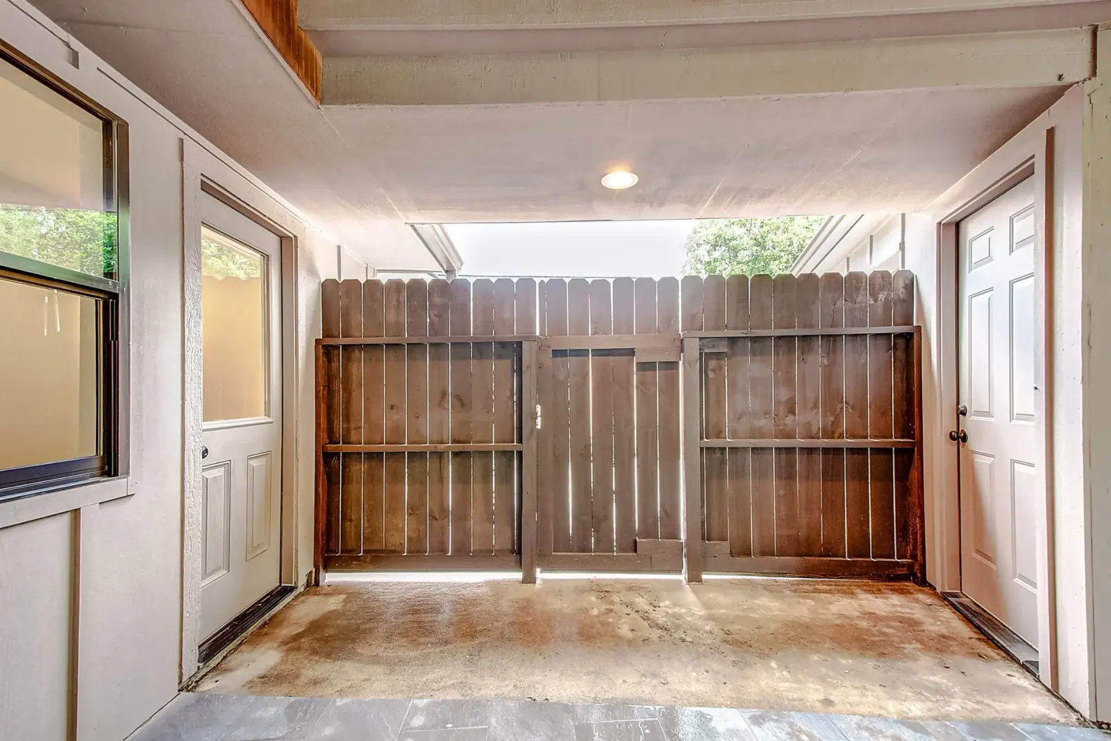 2750 Quincannon, photograph 50
