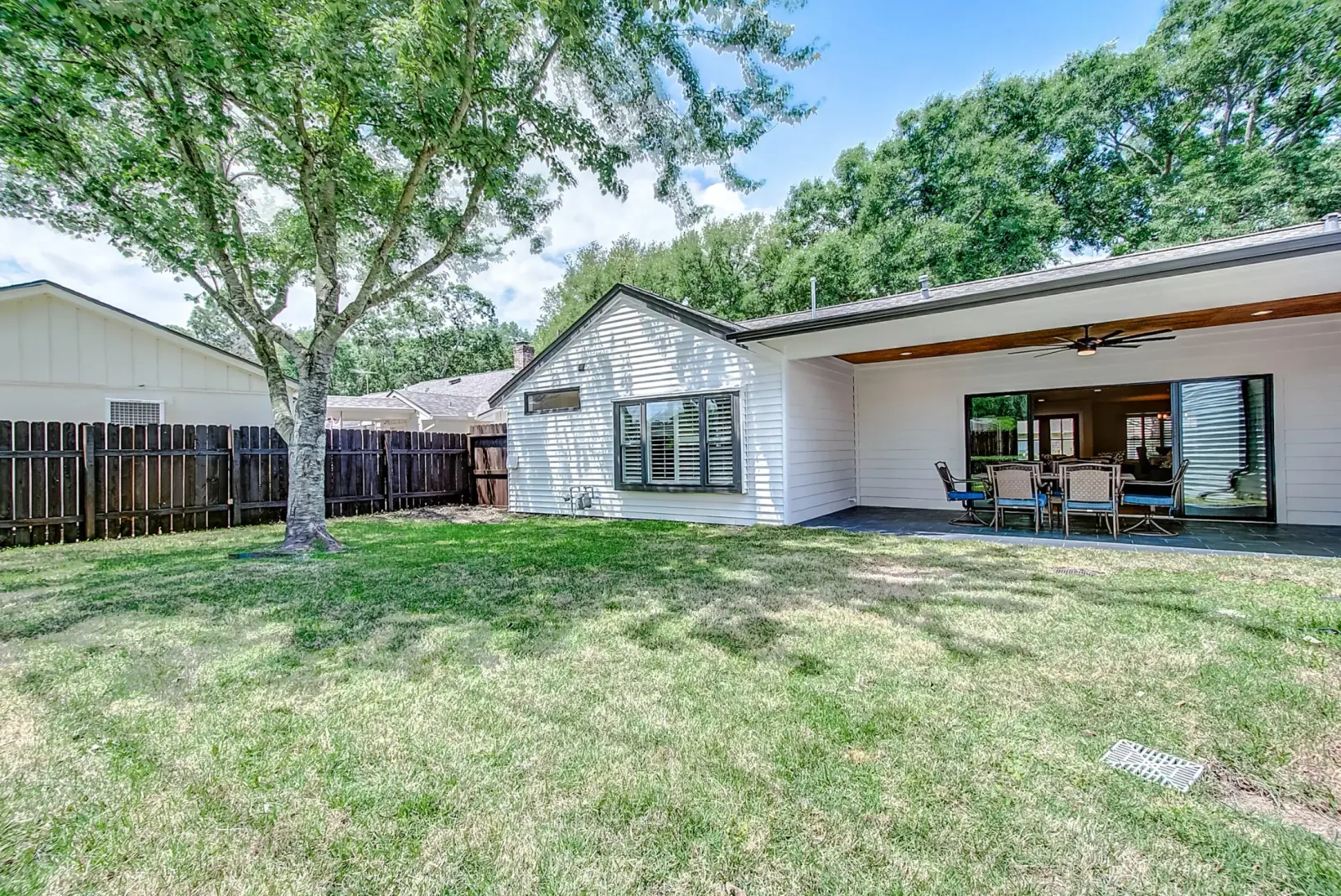 2822 Stetson, photograph 4