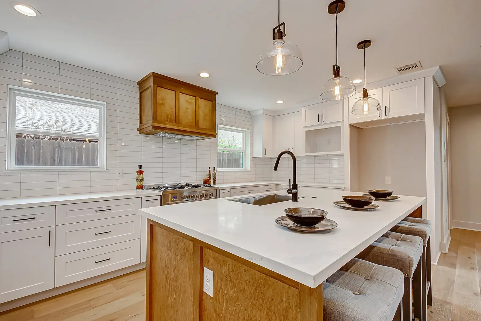 2822 Stetson, photograph 6