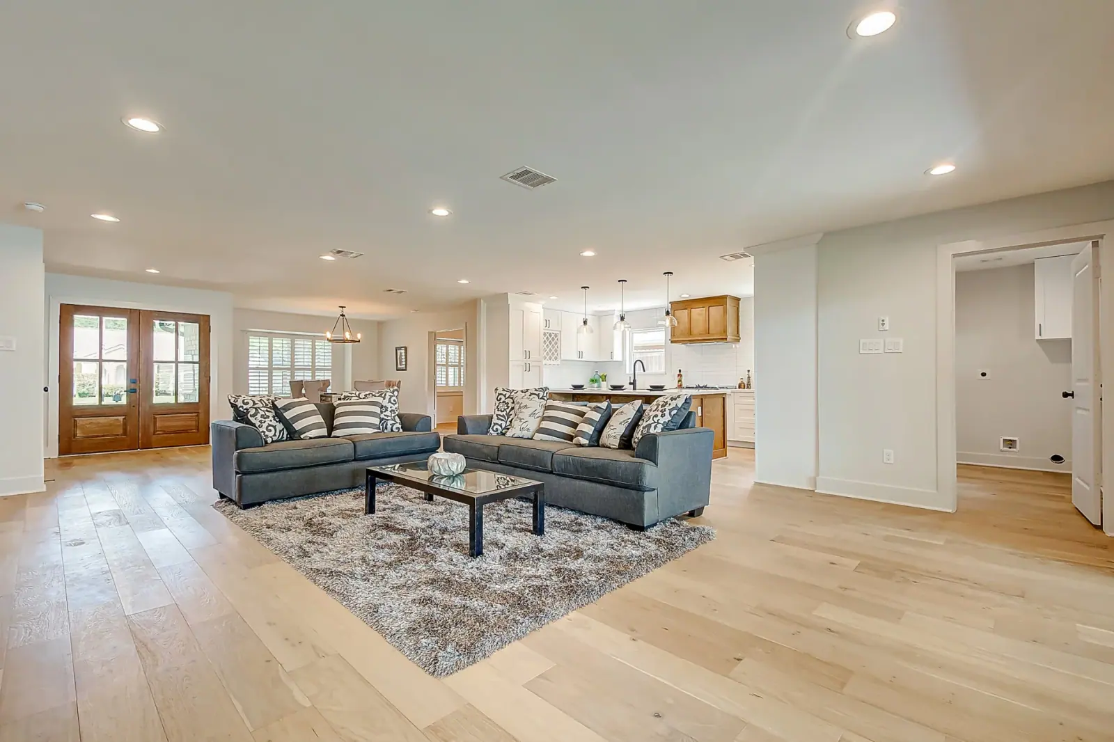 2822 Stetson, photograph 15