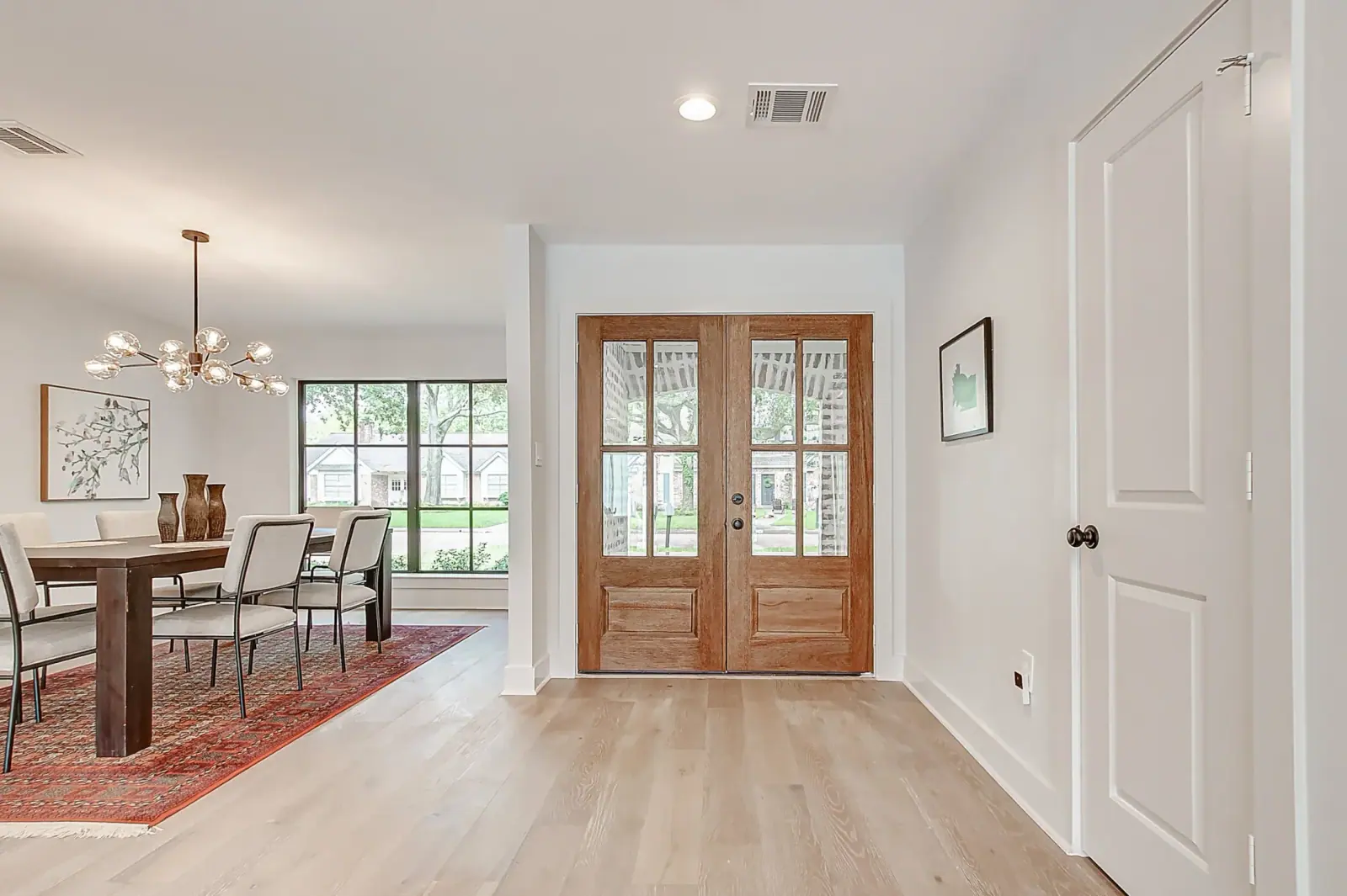 2911 Stetson, photograph 3