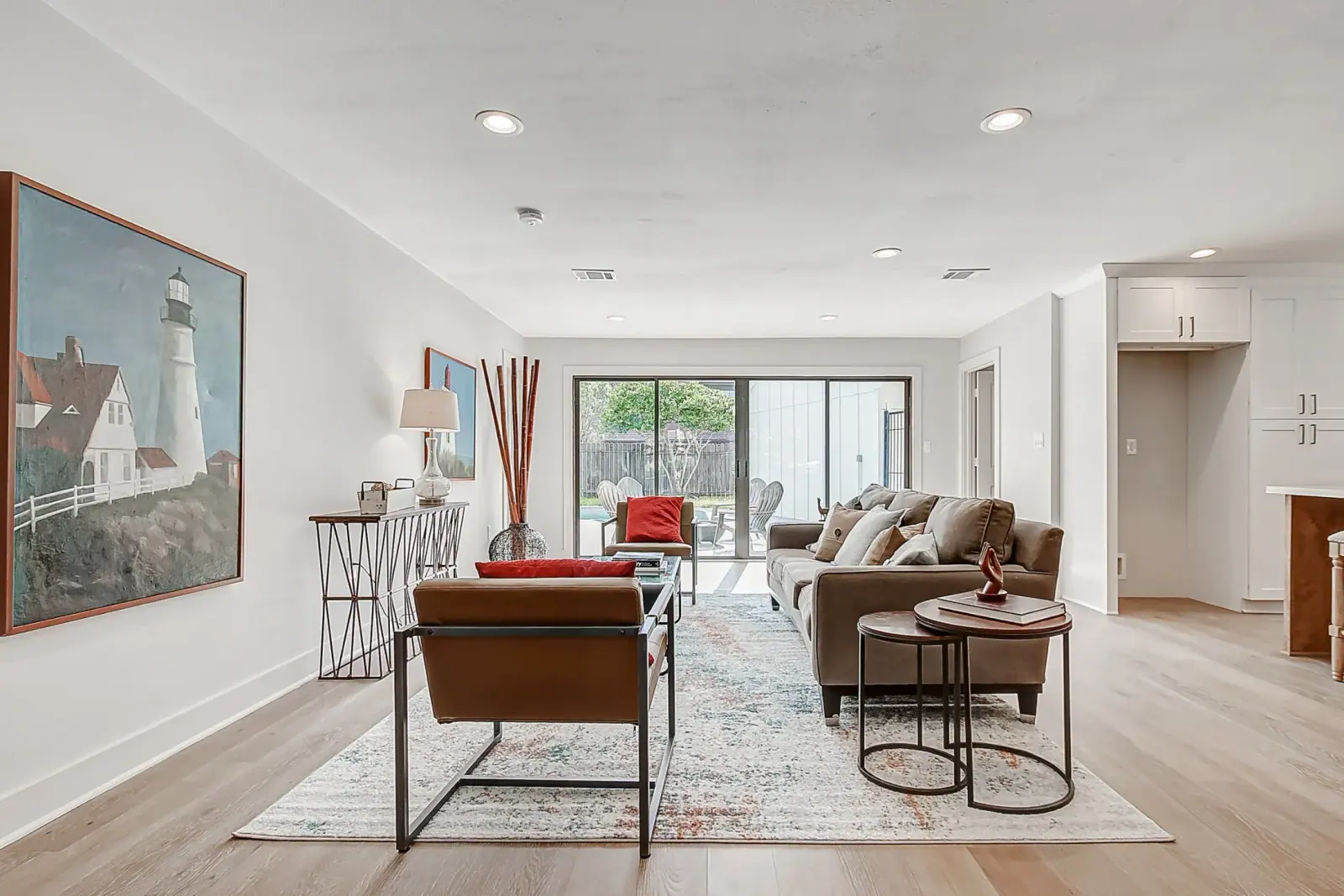 2911 Stetson, photograph 5