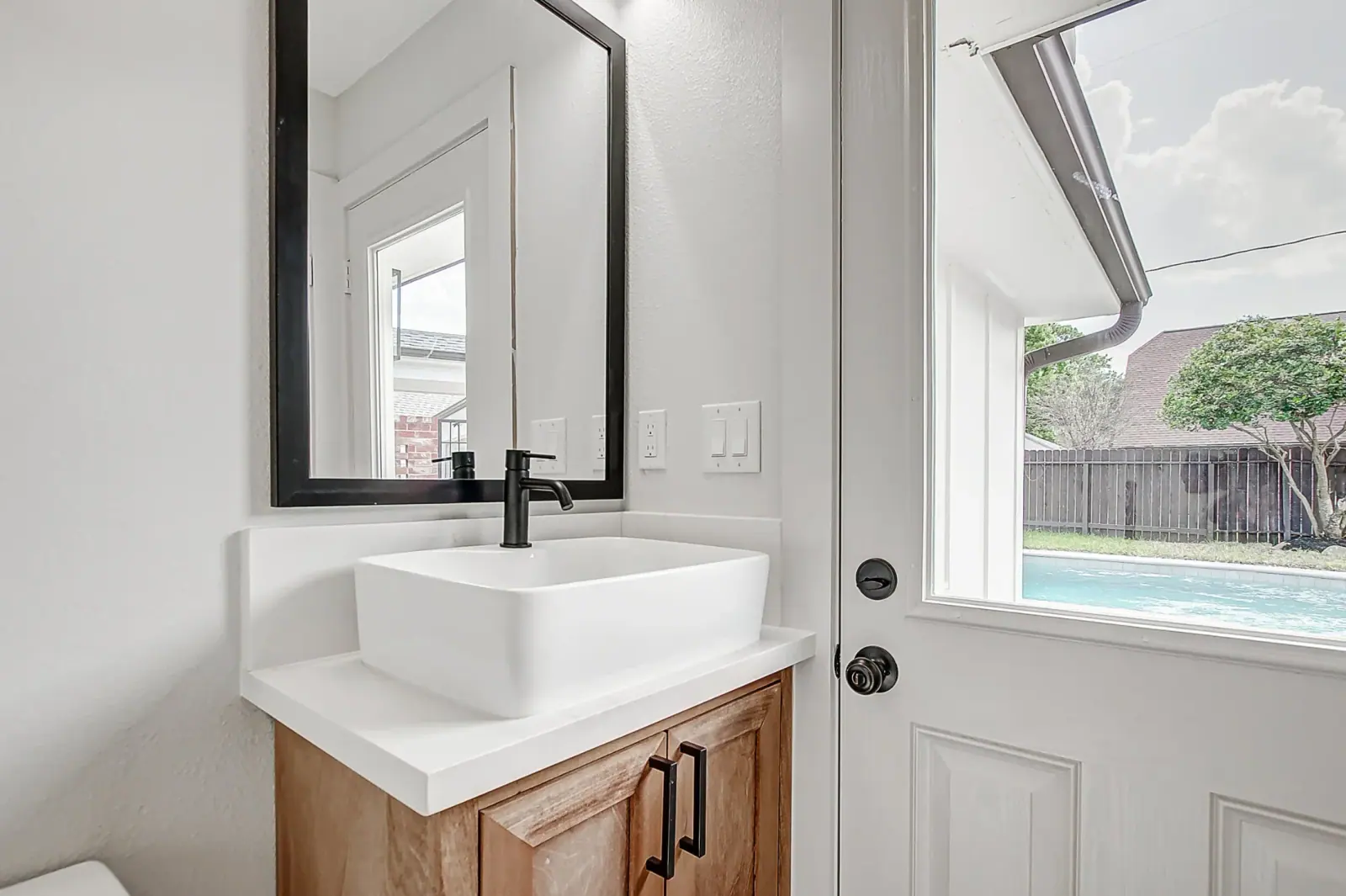 2911 Stetson, photograph 12
