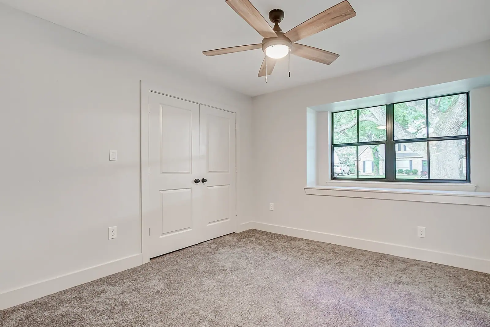 2911 Stetson, photograph 27
