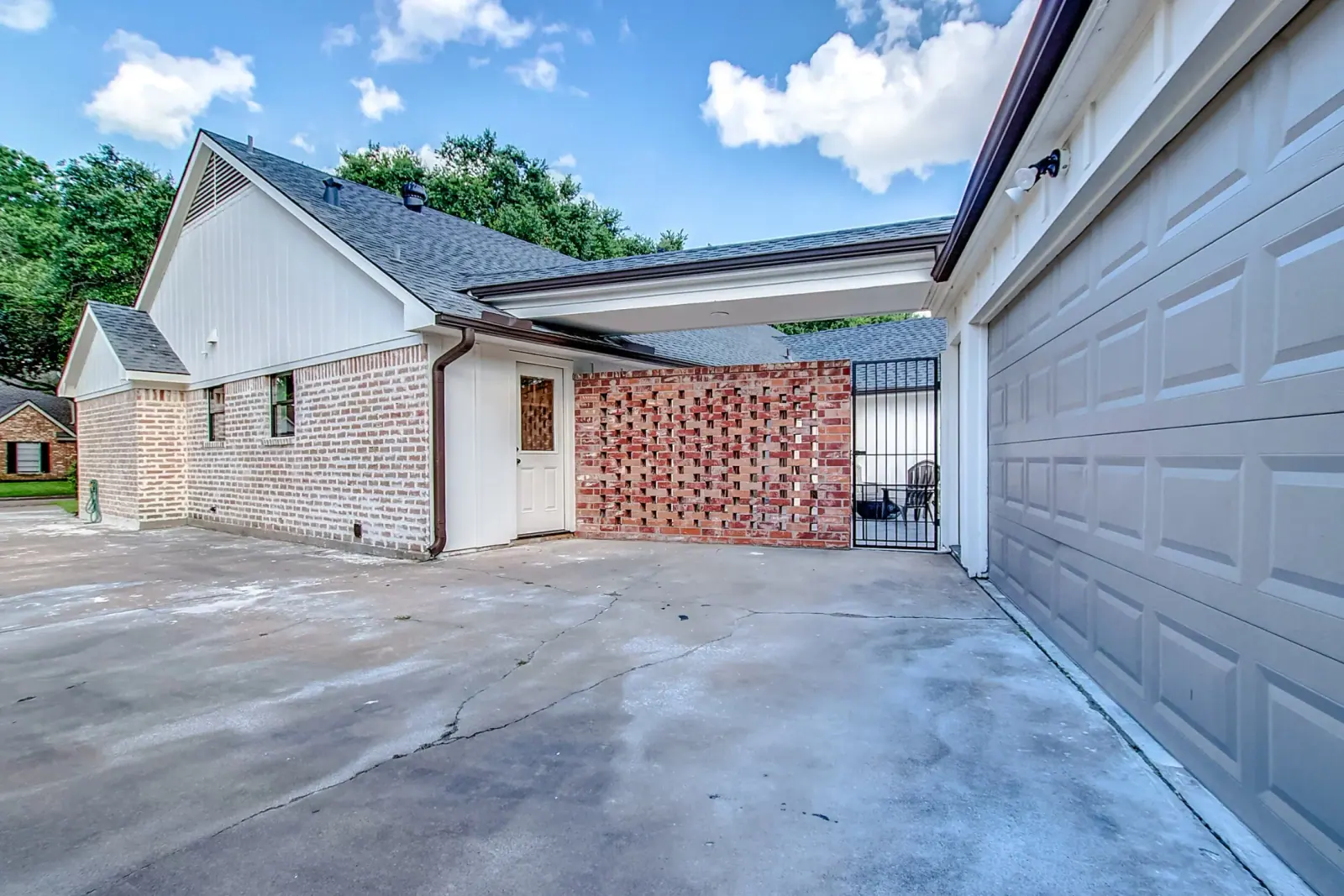 2911 Stetson, photograph 49