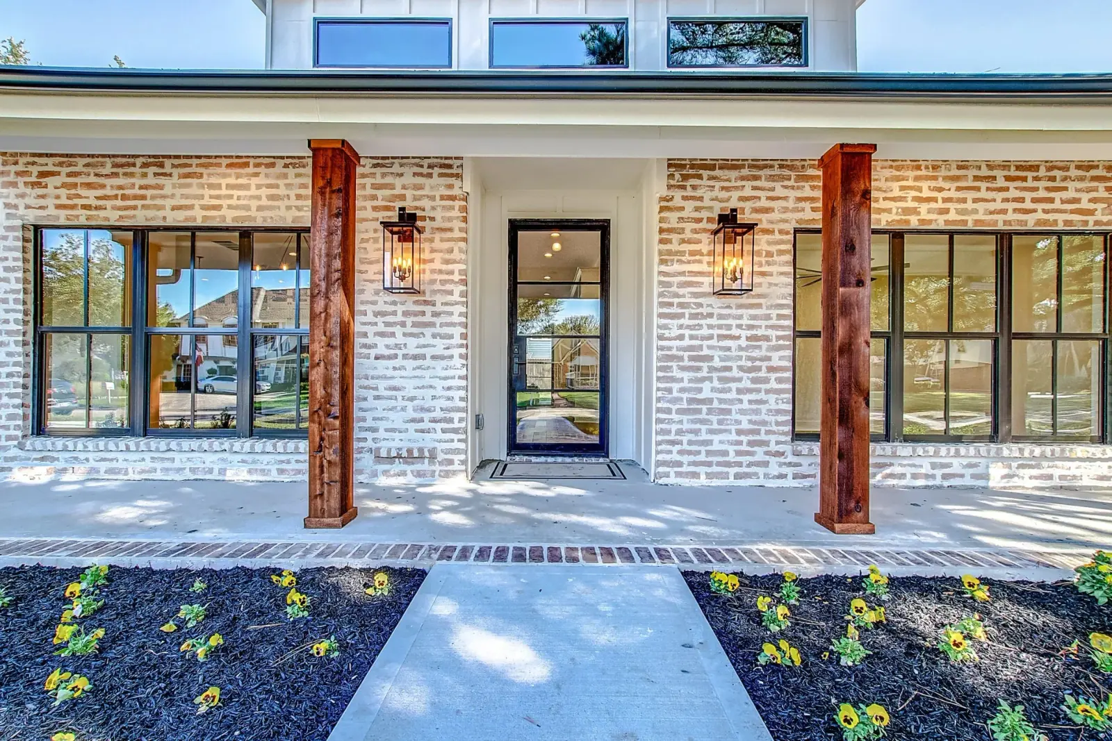 2926 Fontana, photograph 8