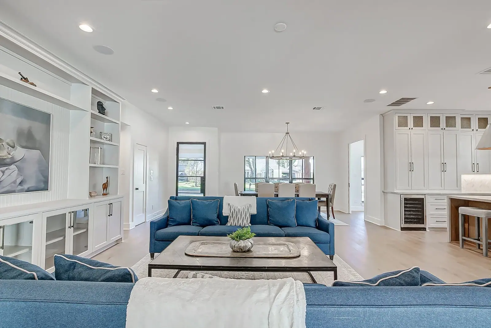 2926 Fontana, photograph 21