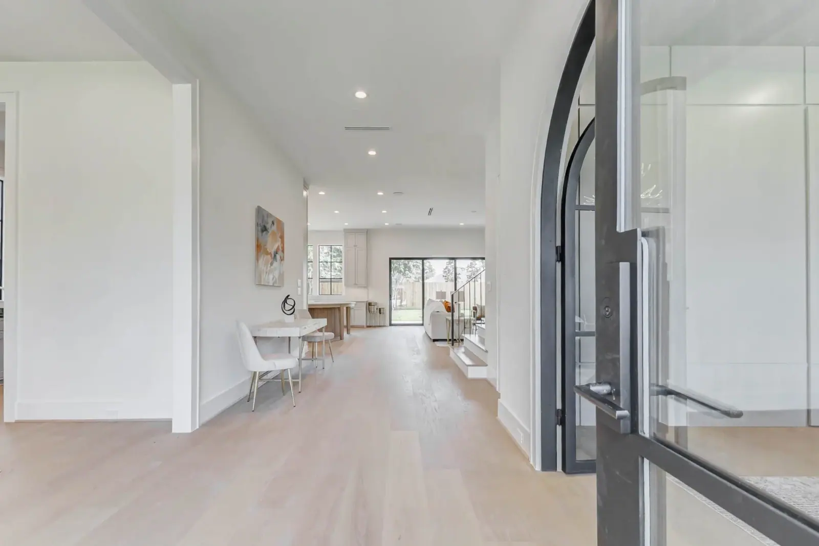 6911 Hartland, photograph 6