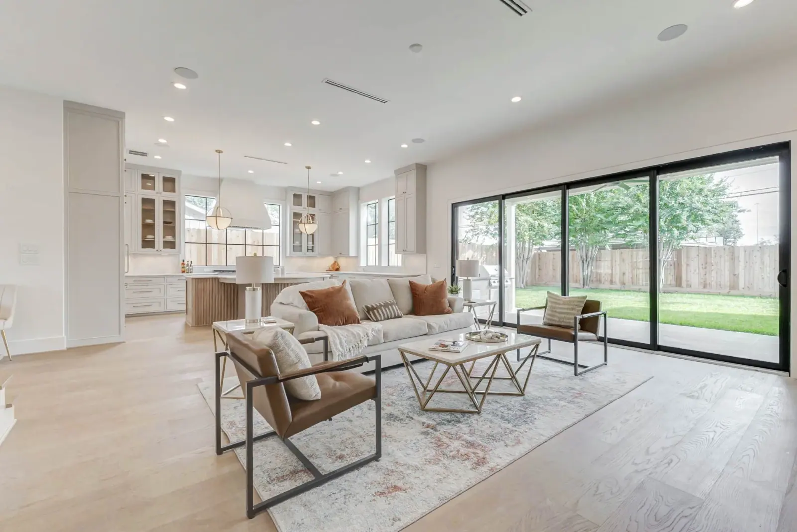 6911 Hartland, photograph 23