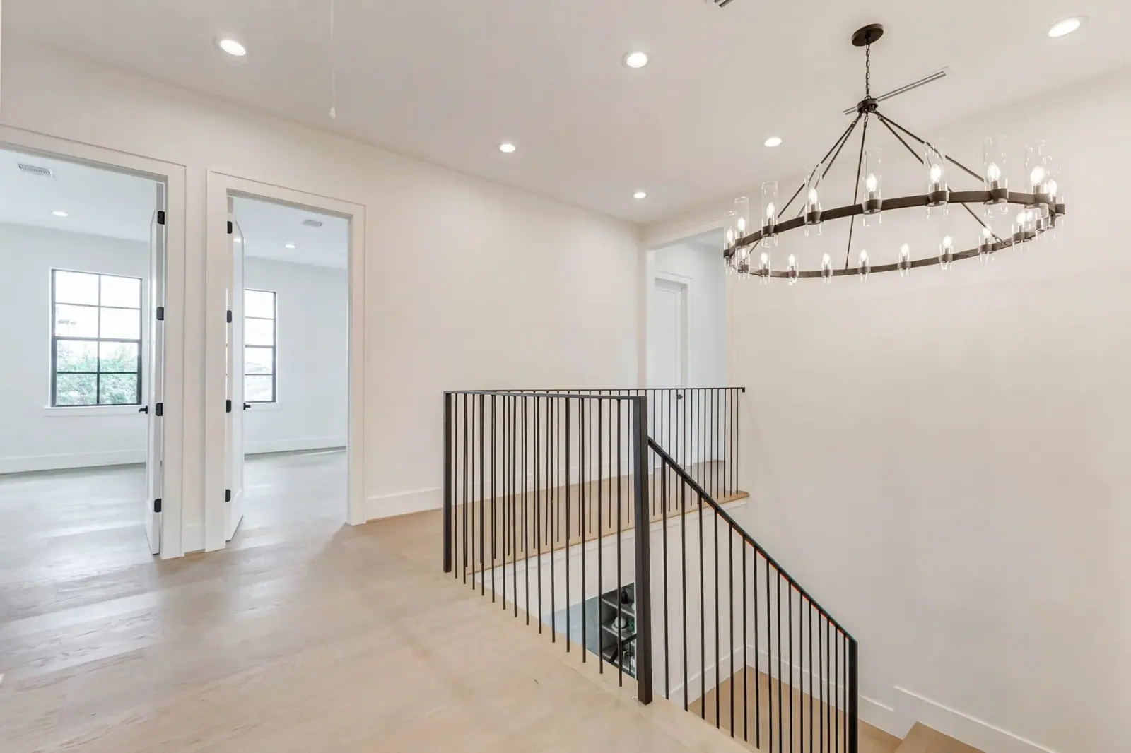 6911 Hartland, photograph 35