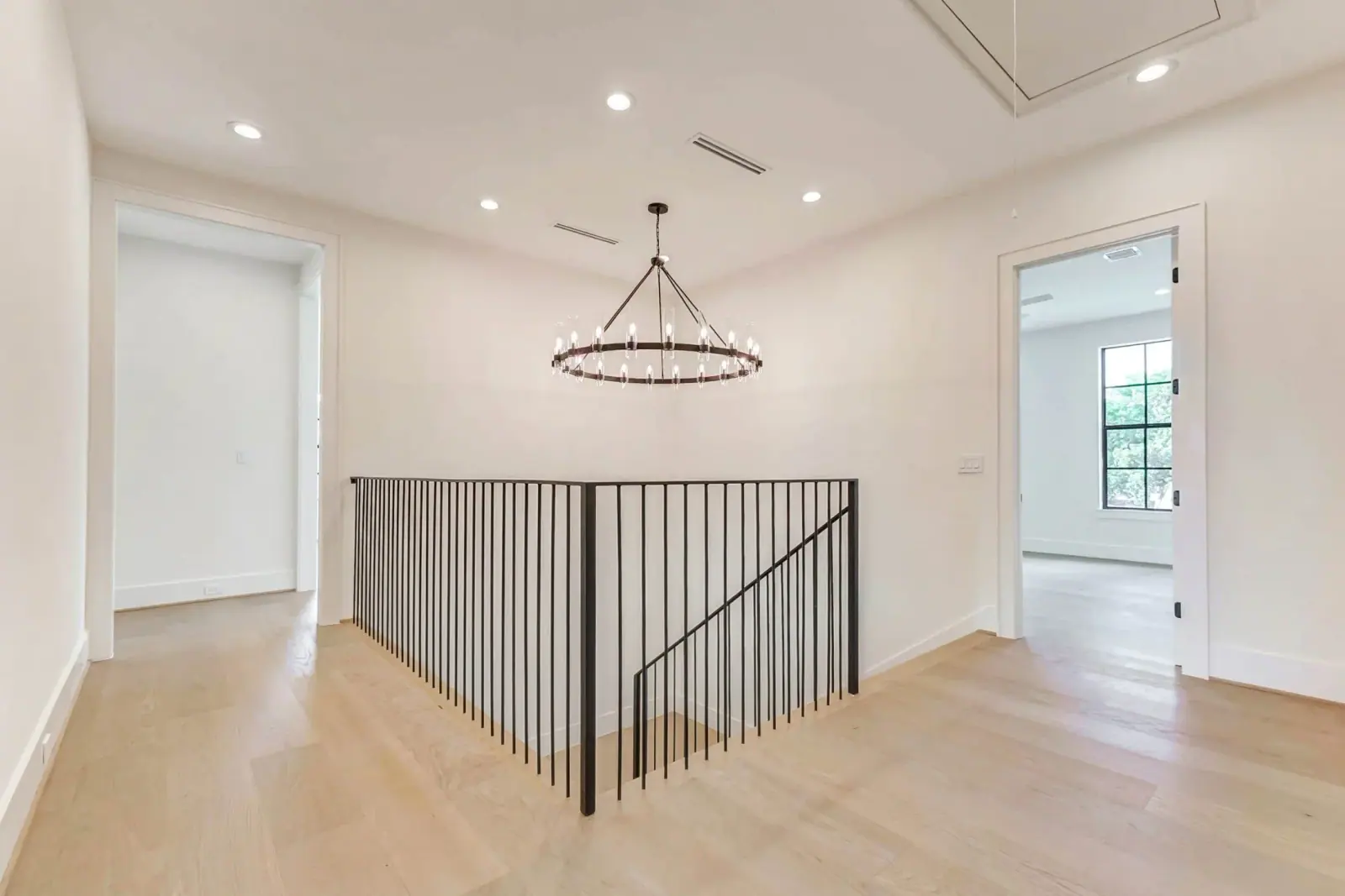 6911 Hartland, photograph 36