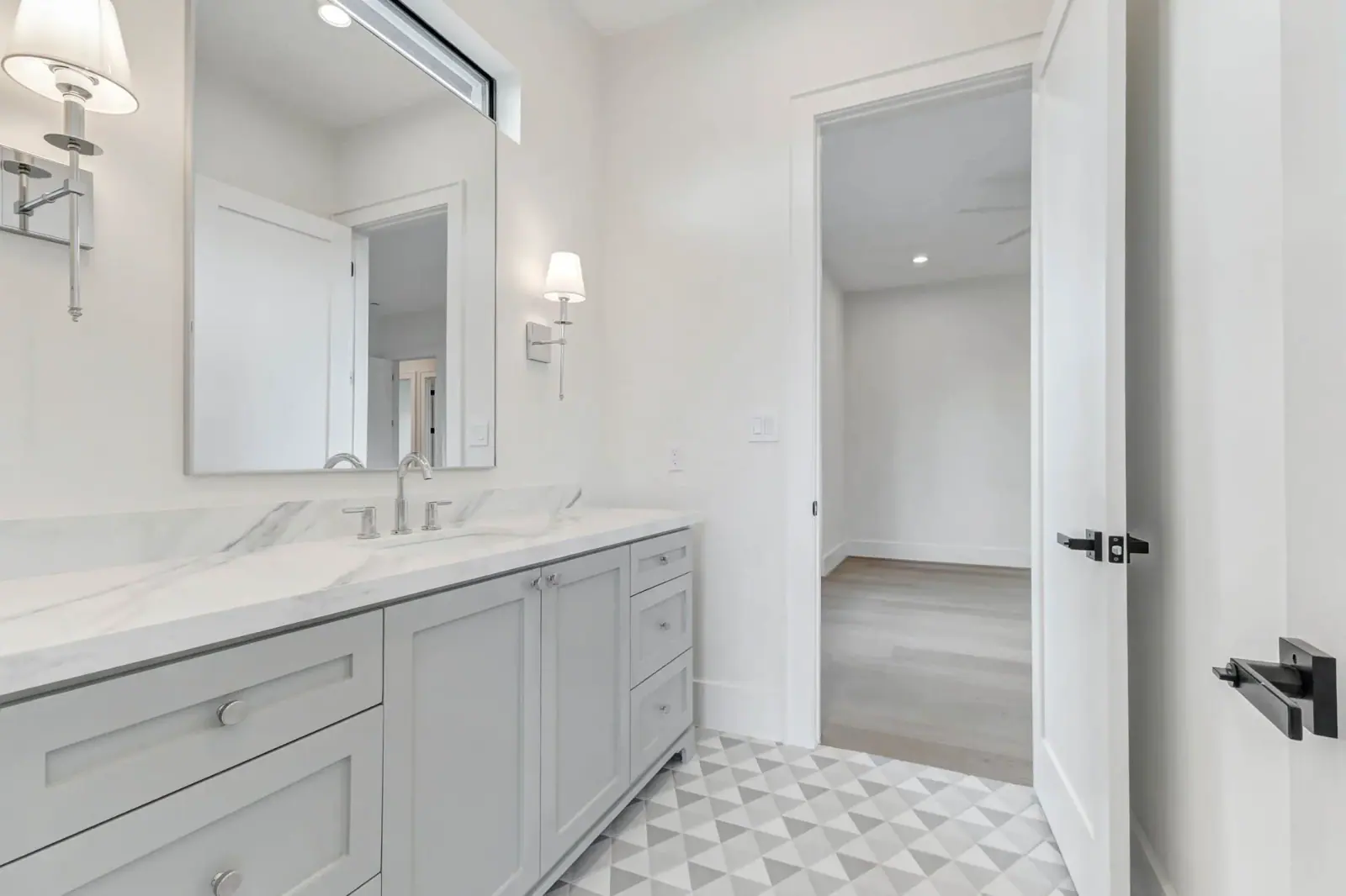 6911 Hartland, photograph 39