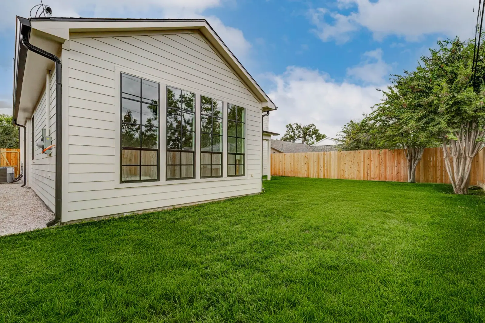6911 Hartland, photograph 46