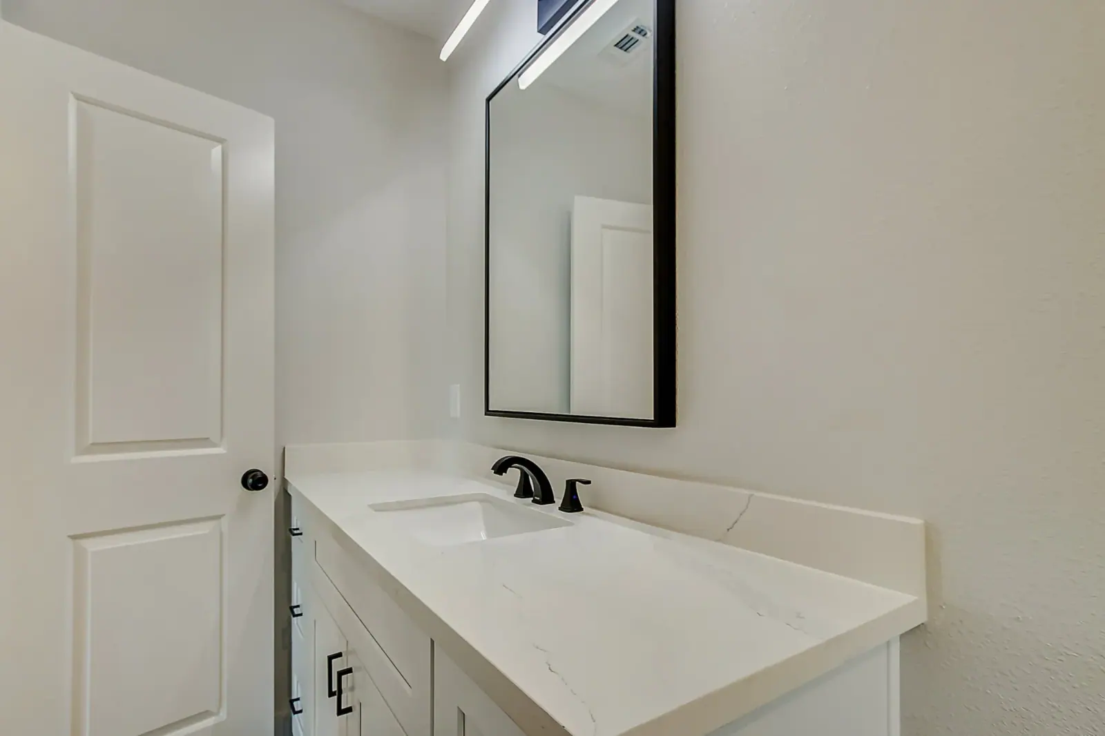 931 Key, photograph 22
