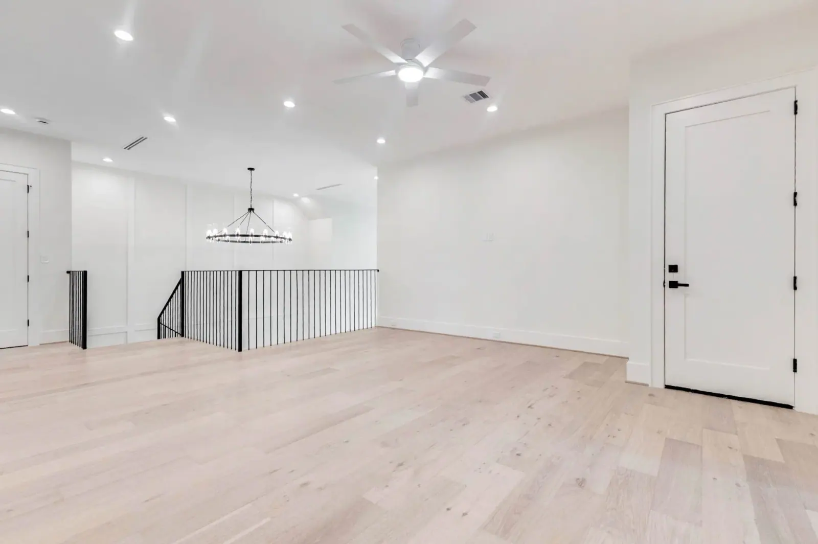 9851 Warwana, photograph 30