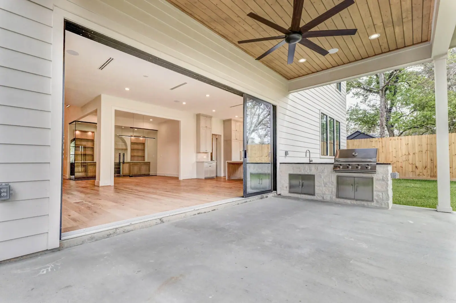 9851 Warwana, photograph 36